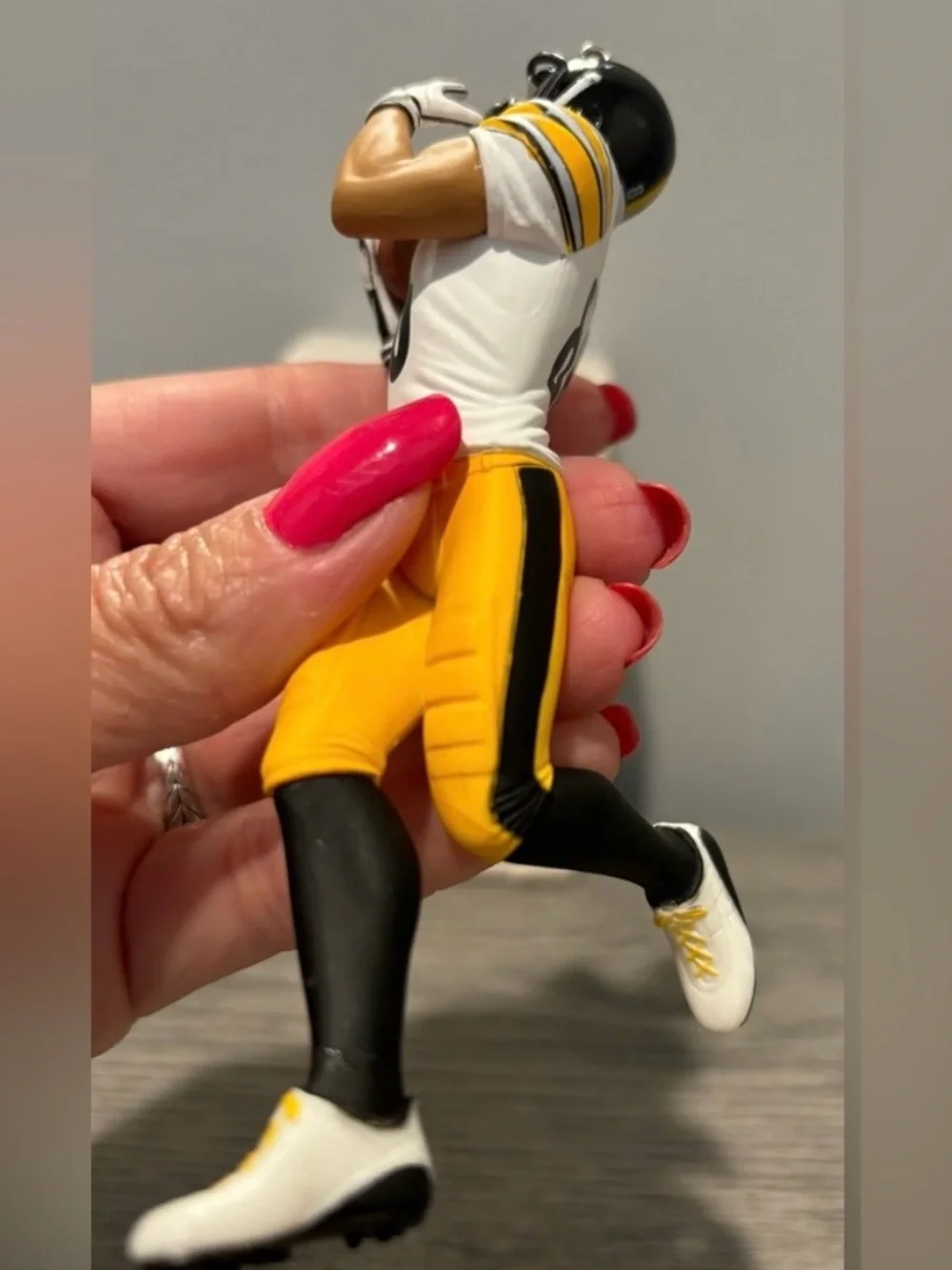 2012 Hallmark Keepsake Hines Ward Pittsburgh Steelers NFL Christmas Ornament